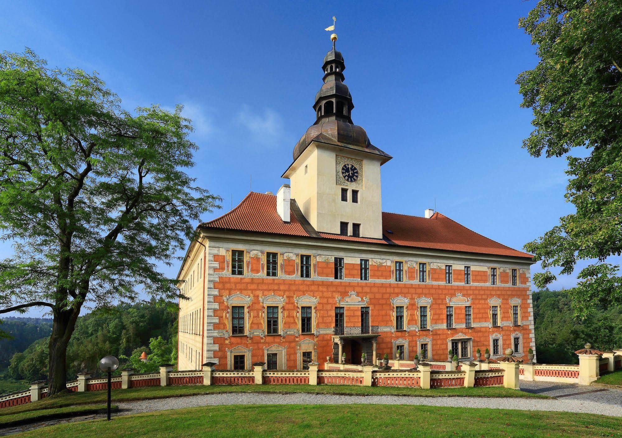 Hotel Panska เบคีนิเย ภายนอก รูปภาพ